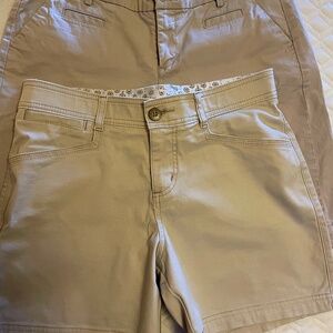 Lot of 2 Ladies Lee Shorts Size 8